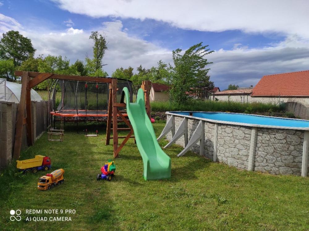 Lhenice Apartman Pod Sribrnou Horou מראה חיצוני תמונה