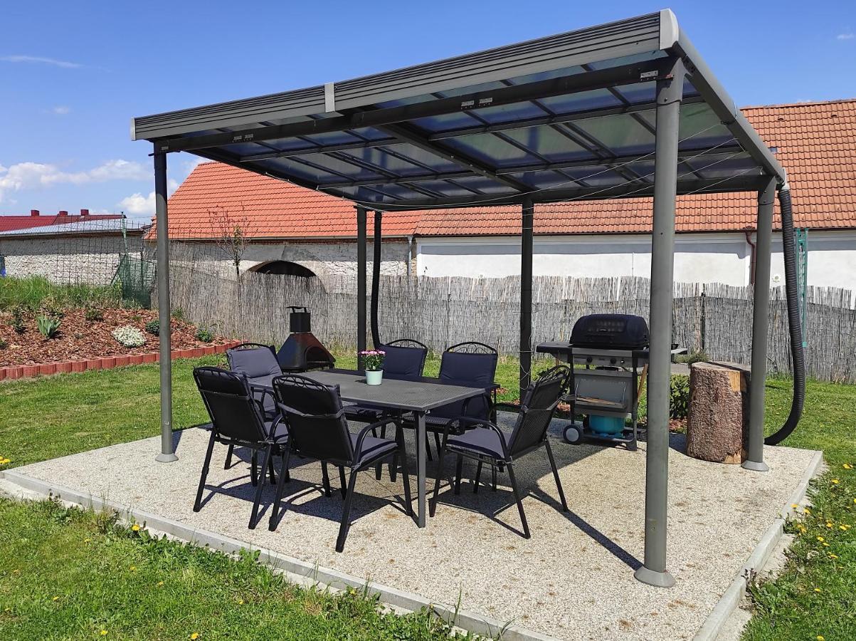 Lhenice Apartman Pod Sribrnou Horou מראה חיצוני תמונה